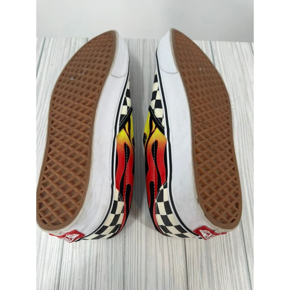 Vans Disney x Mickey & Minnie Flame Classic Slip On Women Size 10 Mens Size 8.5 - Picture 11 of 12